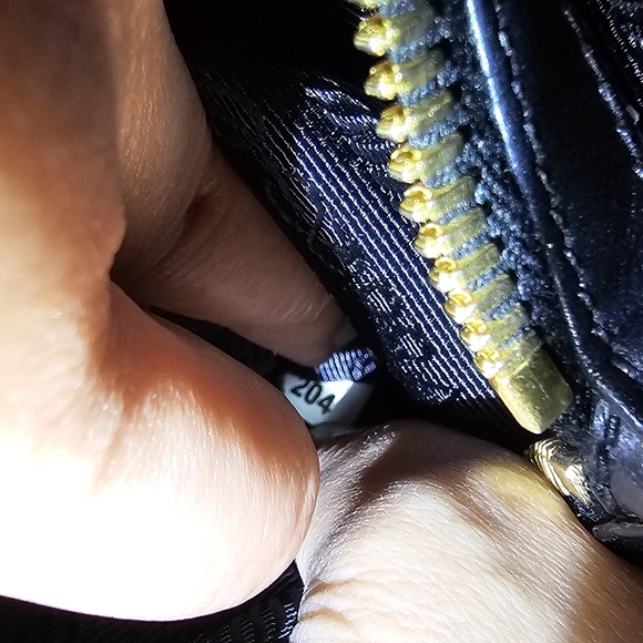 Prada handbag - Picture 11 of 12